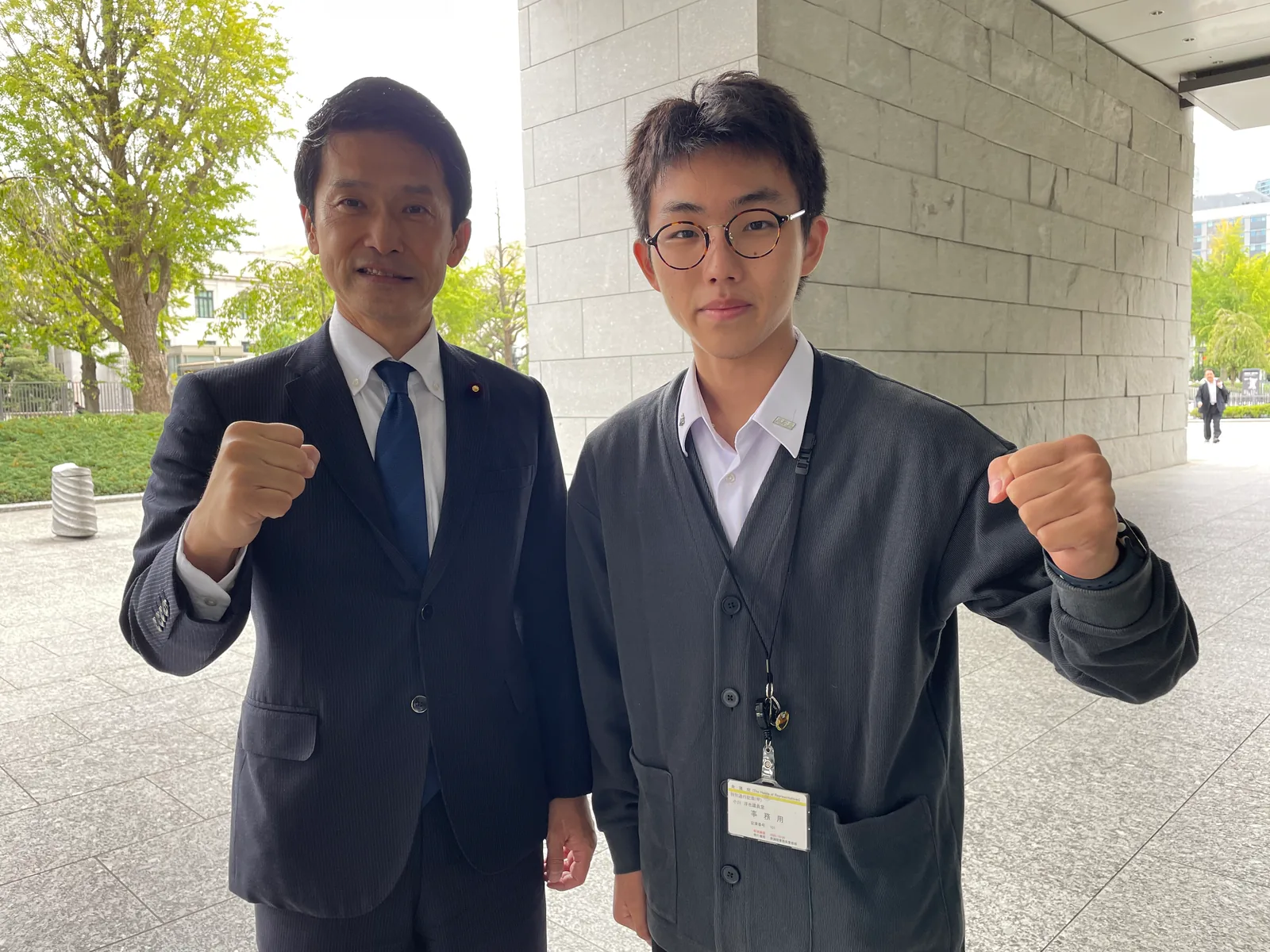 小川淳也議員訪問 — 小川淳也先生（左）