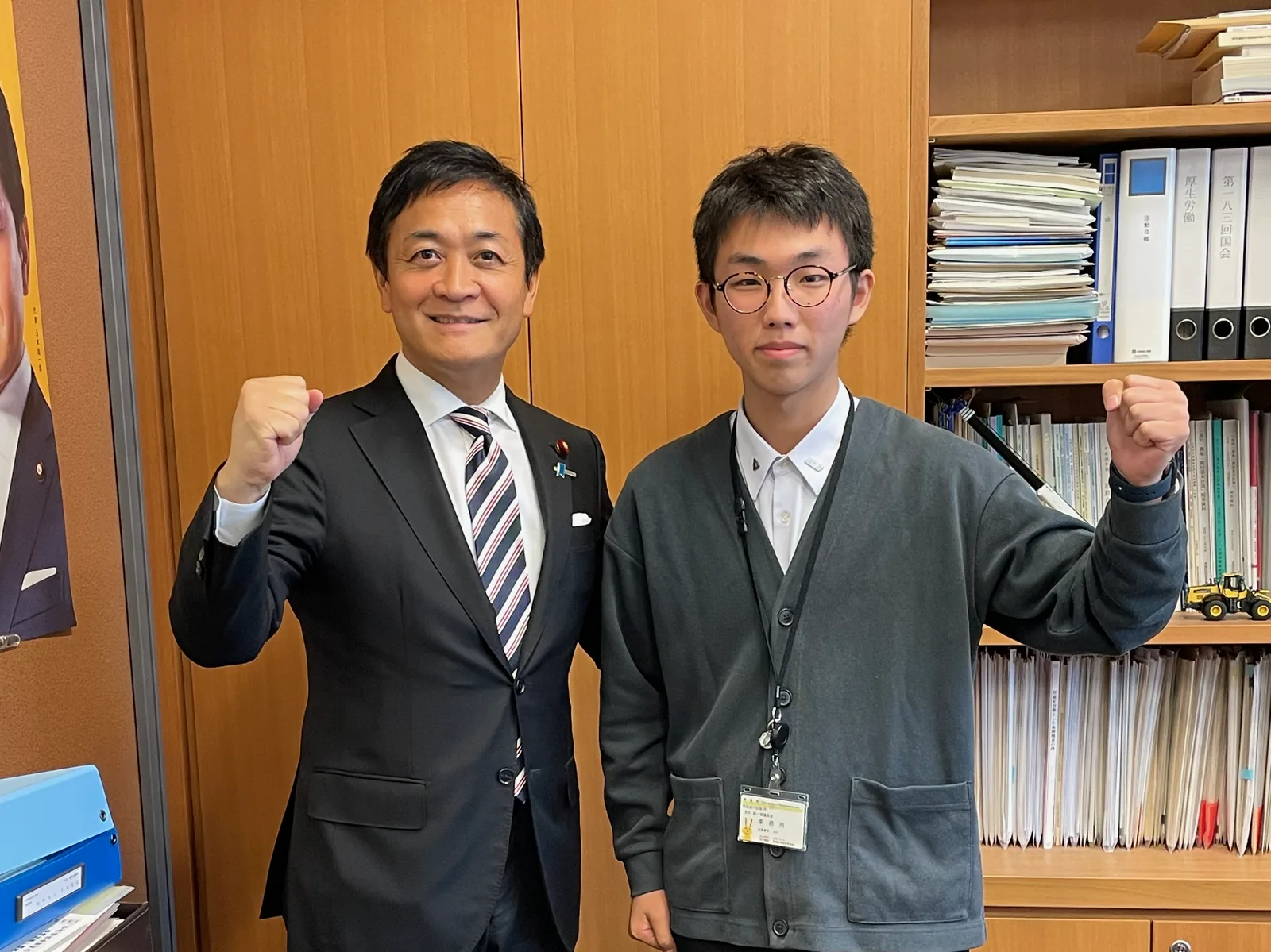 玉木雄一郎議員訪問 — 玉木雄一郎先生（左）